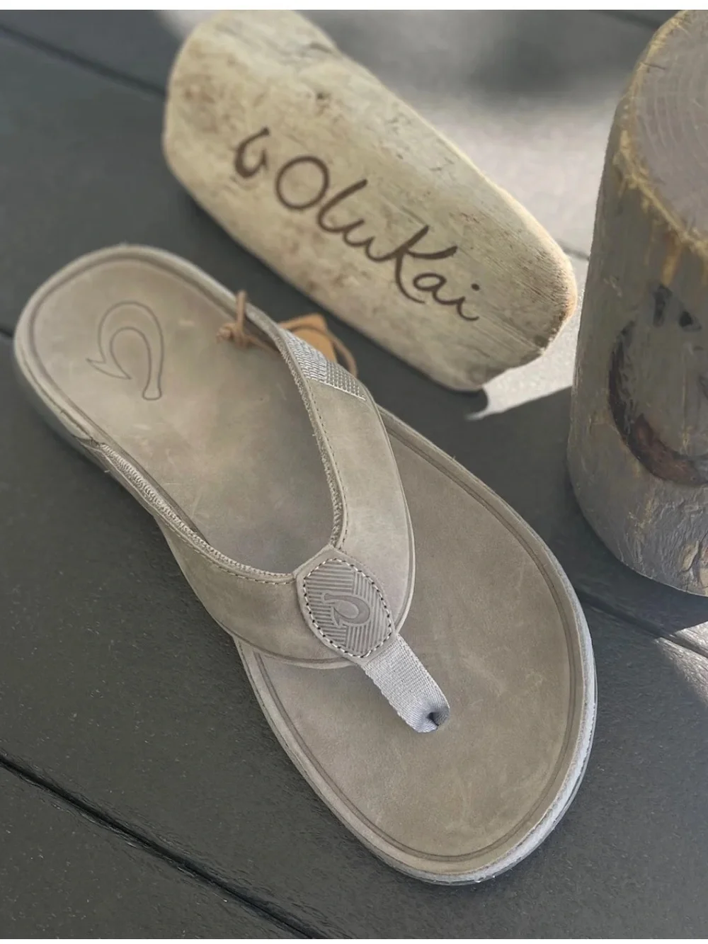 OluKai Tuahine Men size 14 Gray Suede Thong Sandals
